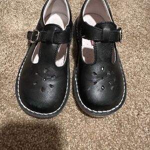 L’Amour Joy Classic Leather Stitch Down T-Strap Mary Jane, Black size 9